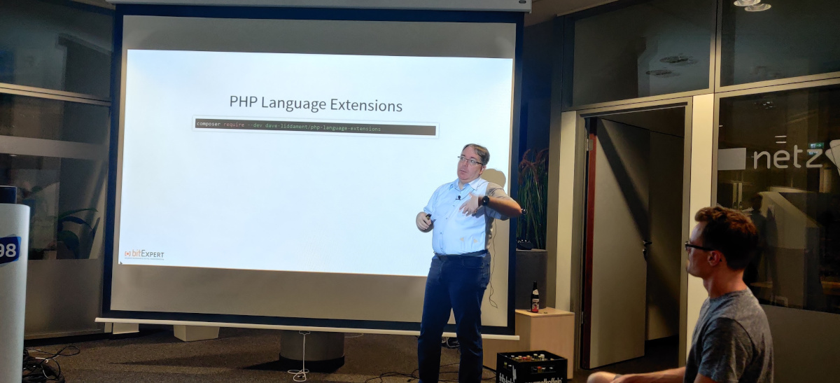 Stephan Hochdörfer bei einer Präsentation