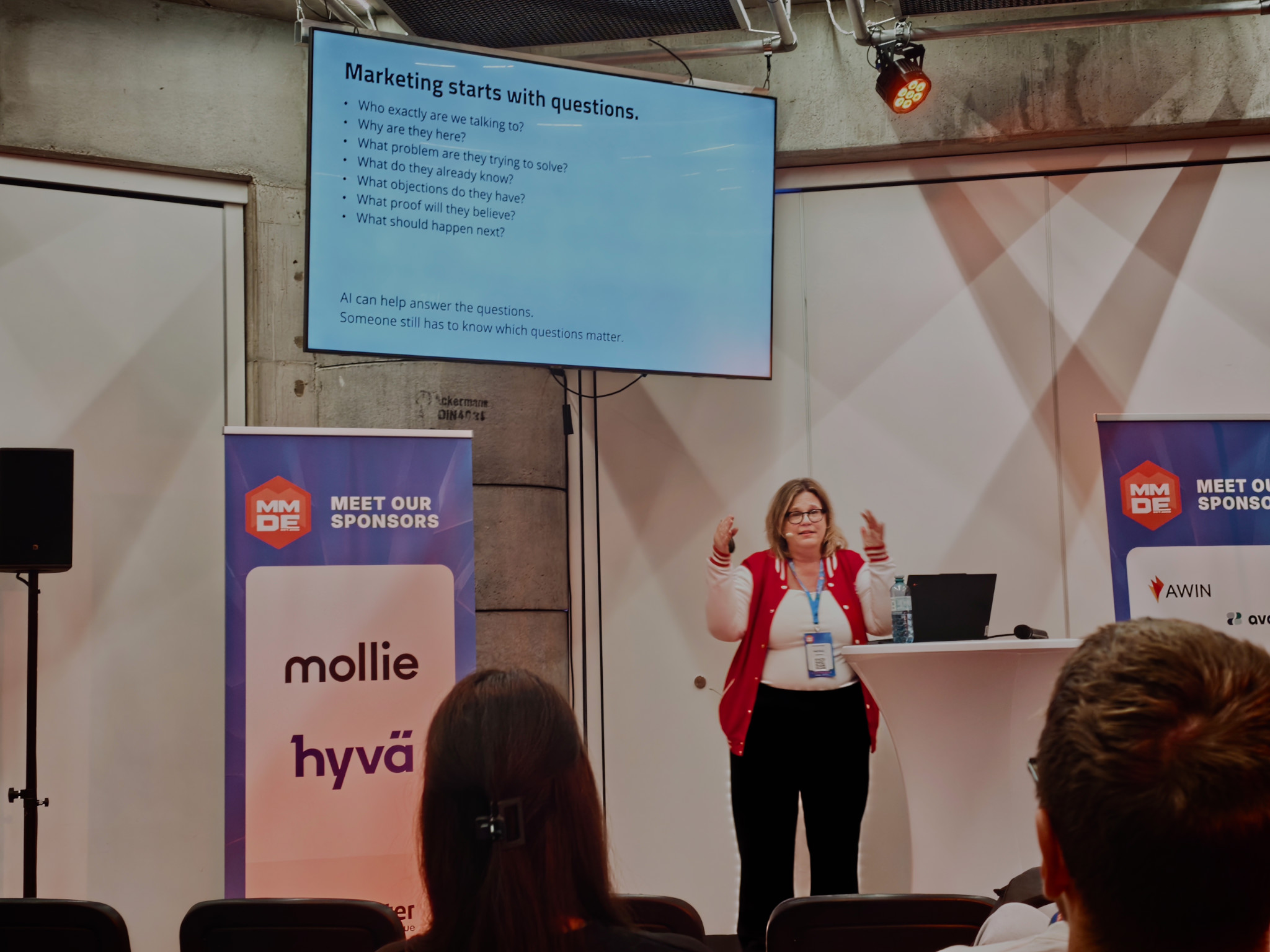 Nicole Mentzen bei der Präsentation